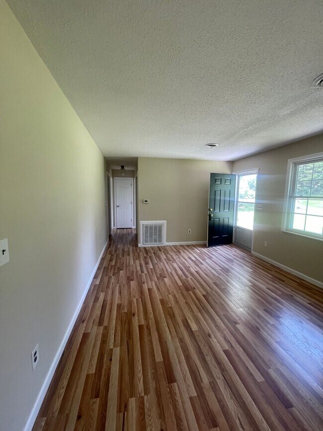 Foto del edificio - Great Location to Local Amenities