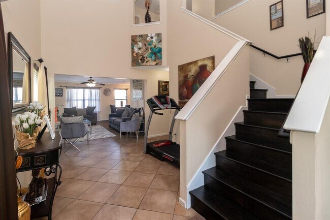 Building Photo - 10850 Regal Manor Ln