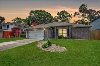 Building Photo - 16322 Chimneystone Dr
