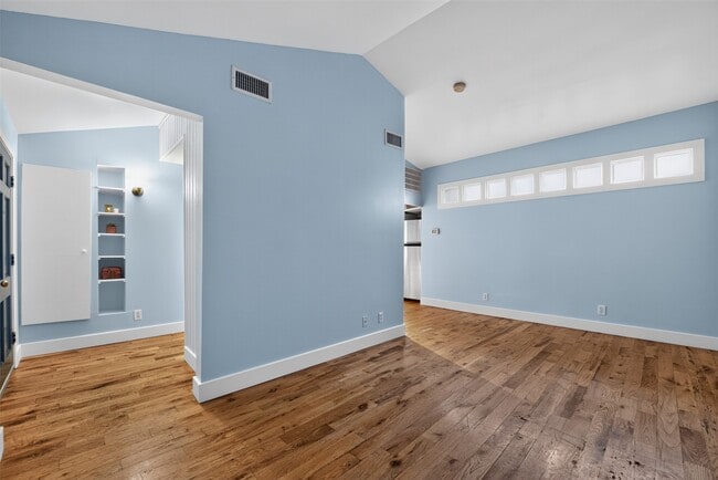 Building Photo - 2106 Van Buren St