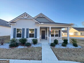 Building Photo - 214 N Dogwood St