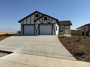 Building Photo - 9016 Canyon St