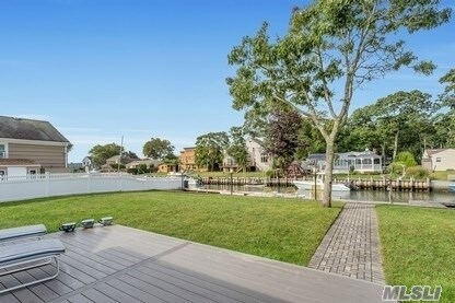 Primary Photo - 20 Tarpon Rd
