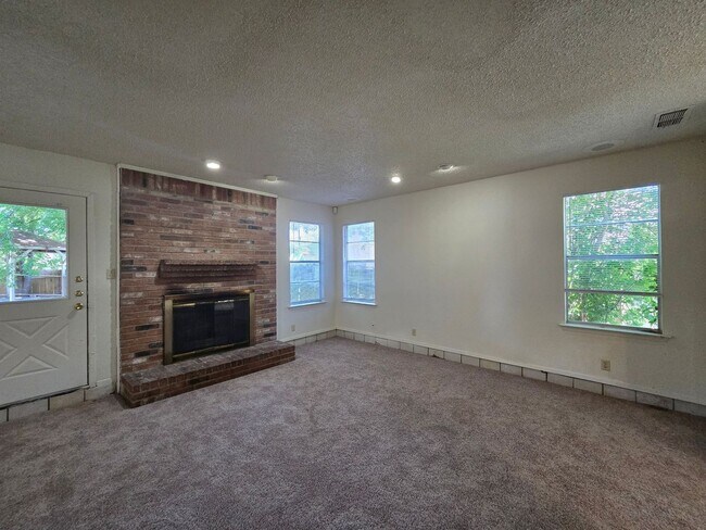 Foto del edificio - COMING SOON!