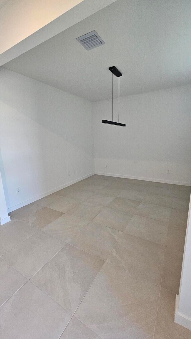 Foto del edificio - 5351 SE Cable Dr