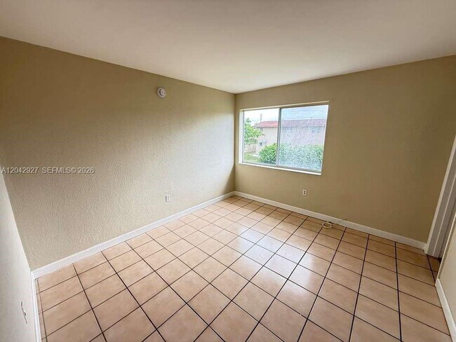Foto del edificio - 1255 W 49th Pl