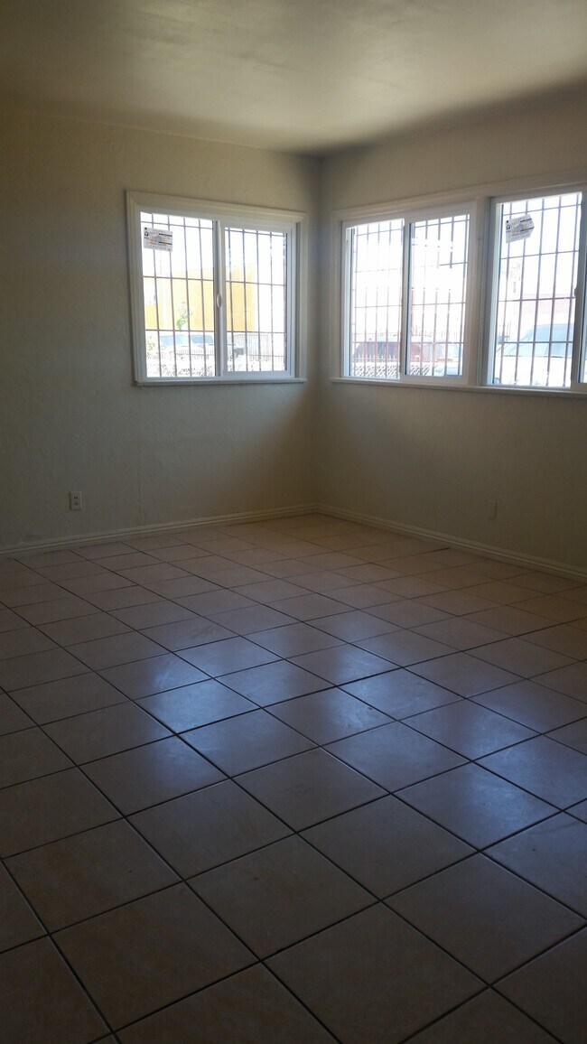Living Room - 819 W 133rd St