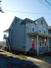 Building Photo - 319 Fairview Ave