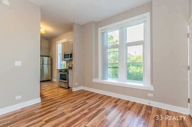 Building Photo - Spacious, rehabbed one bed apartment in Li...