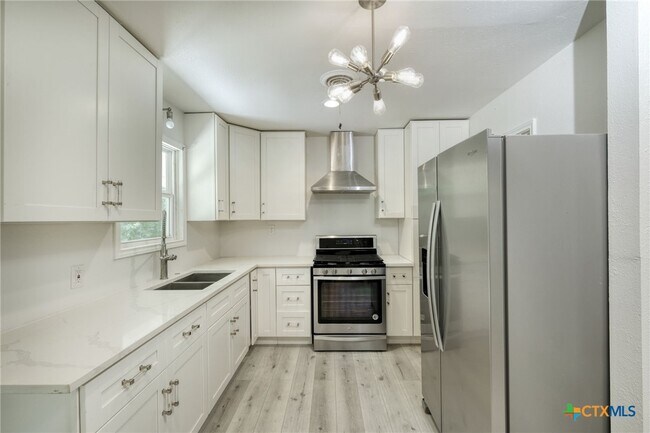 Foto del edificio - 6218 Brookside Dr