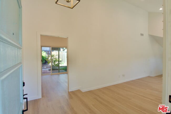 Foto del edificio - 24621 Aquilla Dr