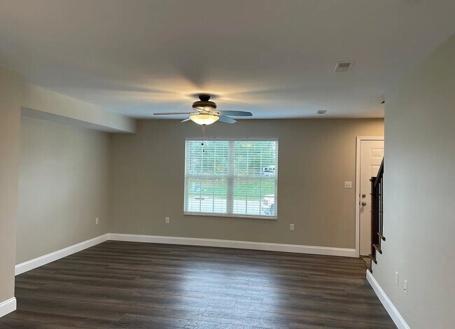 Foto del edificio - 225-235 Bradford Ln