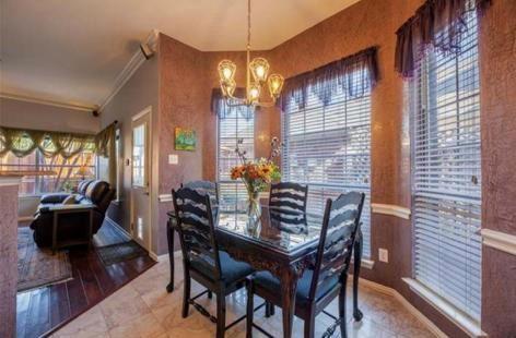 Foto del edificio - 892 Brentwood Dr