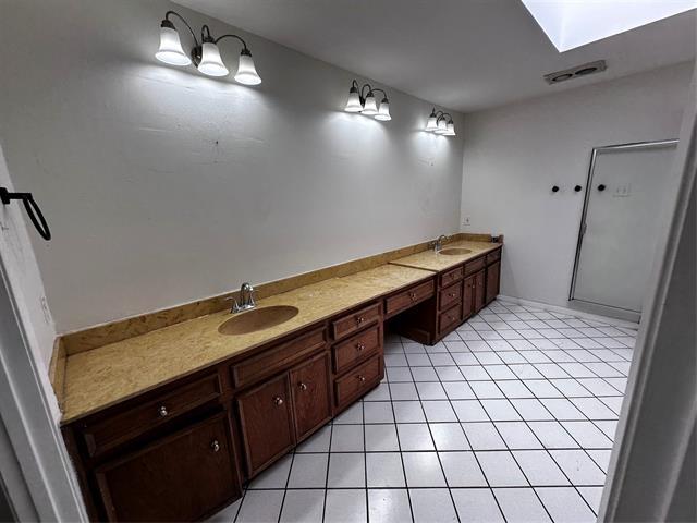 Foto del edificio - 7215 Cutter Mill Dr