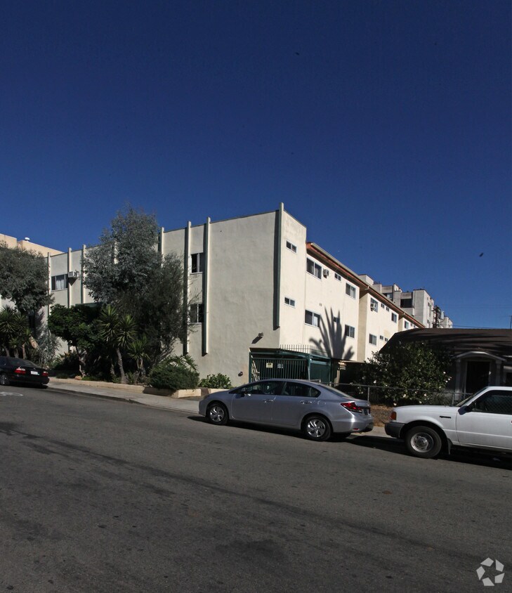 Building Photo - 1224 Orange Dr