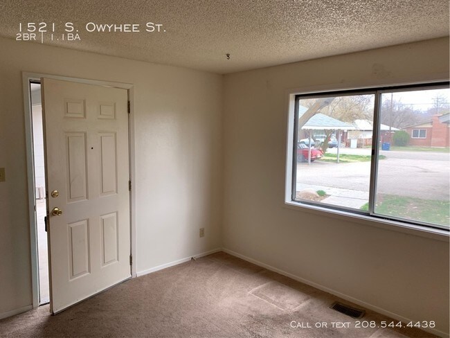 Building Photo - 1521 S Owyhee St