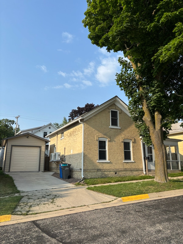 Building Photo - 210 Cole St
