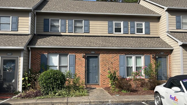 Building Photo - 2625 Hitchcock Dr