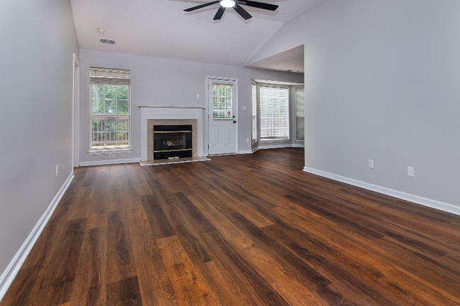Foto del edificio - 10430 Brawley Ln