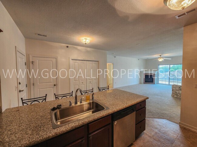 Foto del edificio - 3 Bedroom Condo in beautiful West Des Moines!
