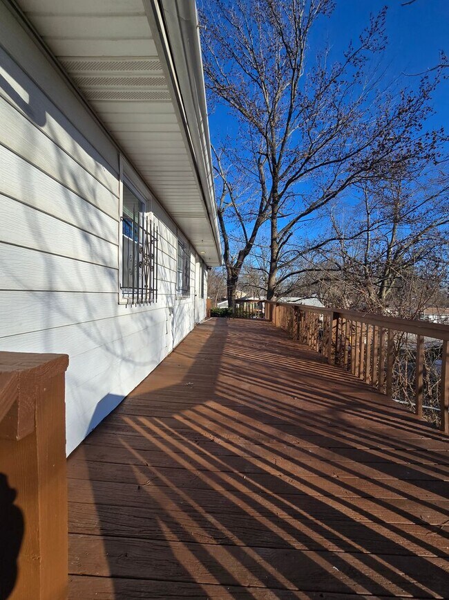 Building Photo - 3 bedroom with bonus extra room in basement fully rehabed