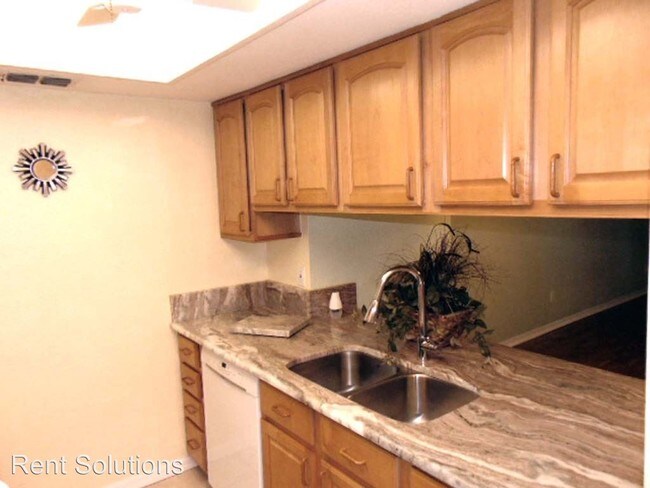 Building Photo - 3 br, 3.5 bath House - 9481 Tara Cay Ct