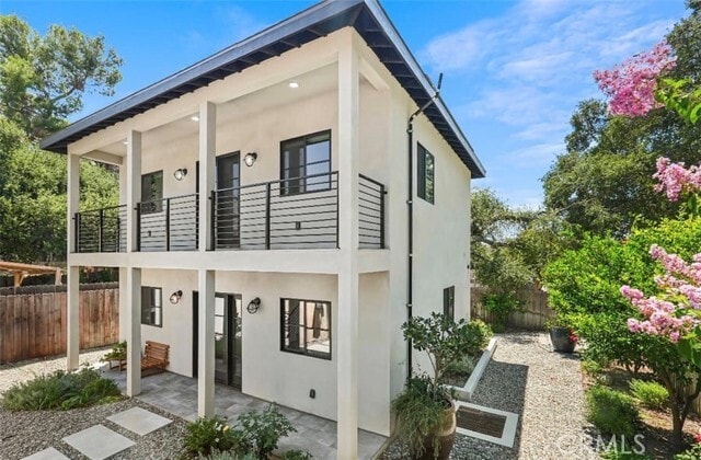 Foto del edificio - 720 W Altadena Dr