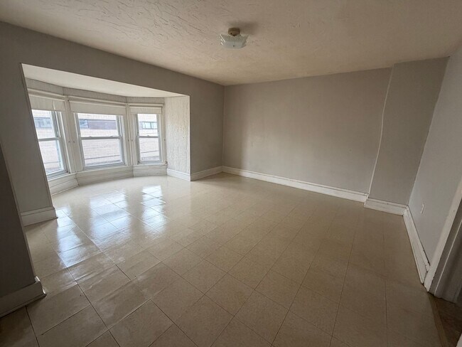 Foto del edificio - 250 S Pershing Ave