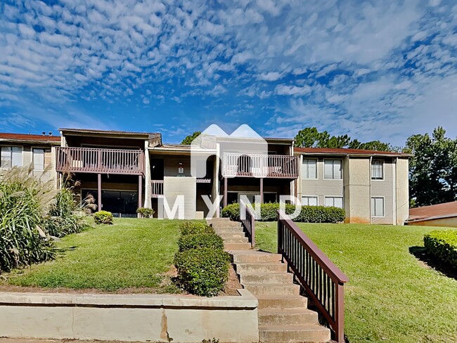 Foto del edificio - 3575 Oakvale Rd Unit 405