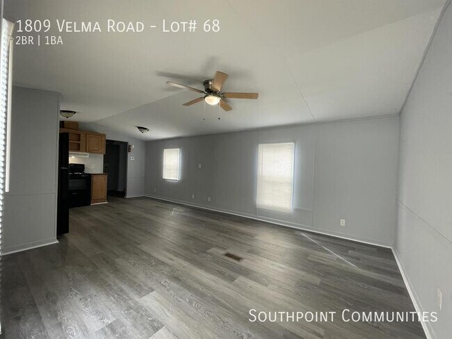 Foto del edificio - 1809 Velma Rd