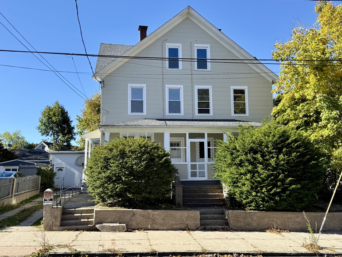 Foto principal - 22 Hawthorne Ave