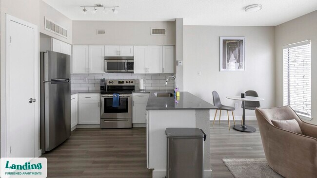 Foto del edificio - 5301 Overton Ridge Blvd