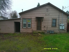 Building Photo - 516/516.5-5165 Palm St