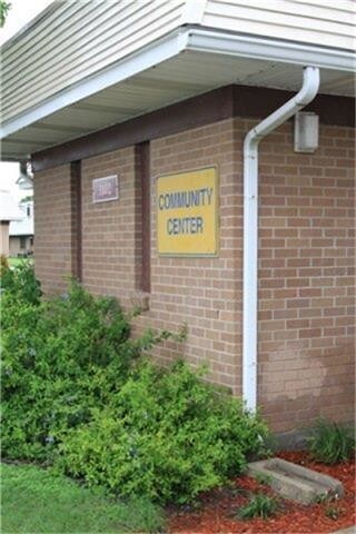 Primary Photo - 300 E Mann Rd