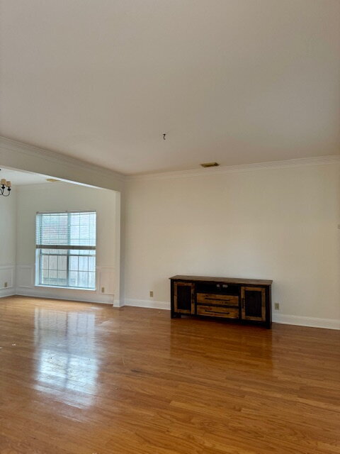 Building Photo - Elegant 4-Bedroom Retreat in Austin's Scen...