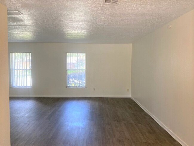 Foto del edificio - 3/2 Split Plan Pool Home in Indian Trails - Available 8/7