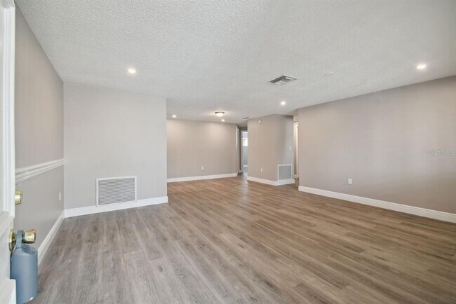 Foto del edificio - 7721 Heather St