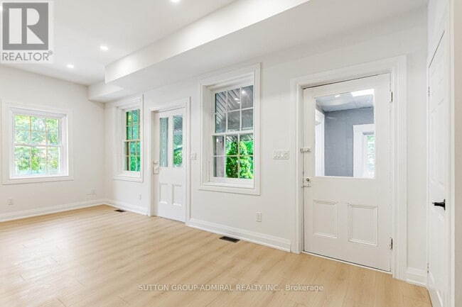 Building Photo - 457 D'Arcy St