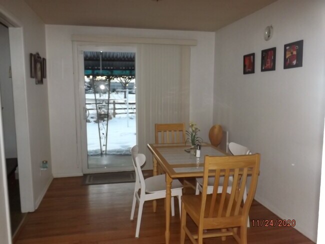 Comedor compartido - 3285 Revere St