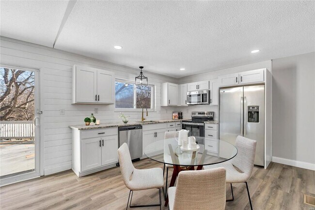 Foto del edificio - 11203 Sherwood Oak Ct