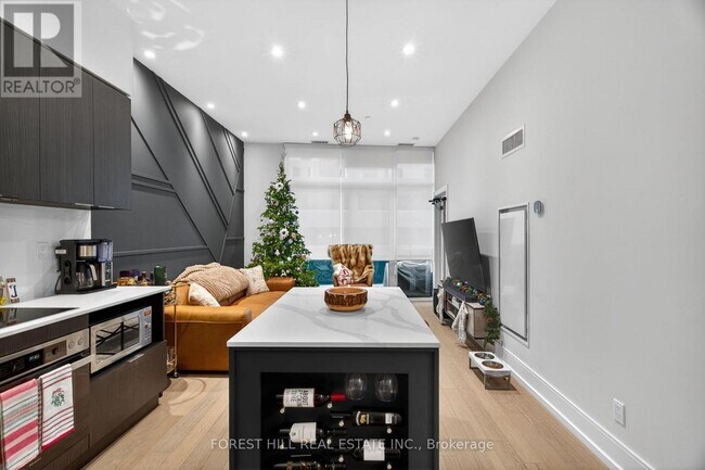 Photo du bâtiment - 99 The Donway W