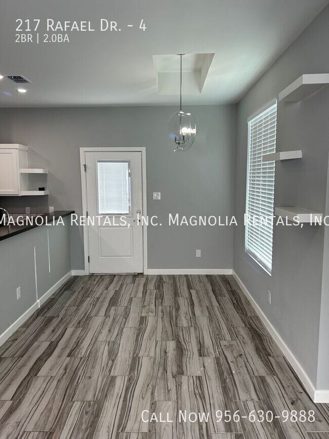 Building Photo - 217 Rafael Dr