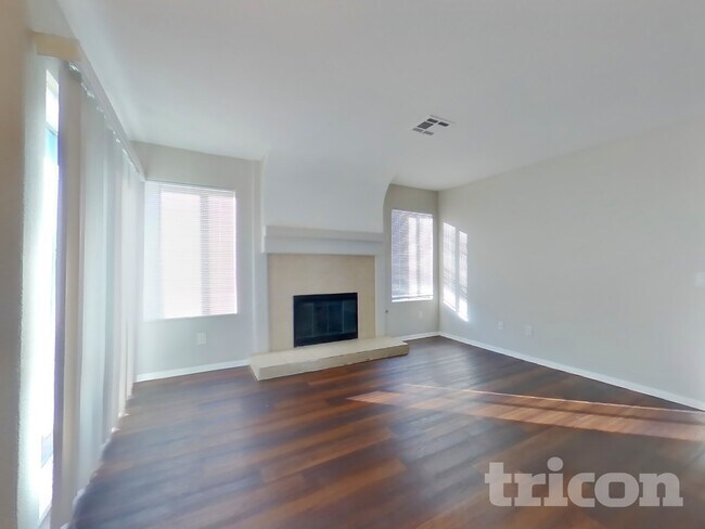 Foto del edificio - 44238 Gillan Ave