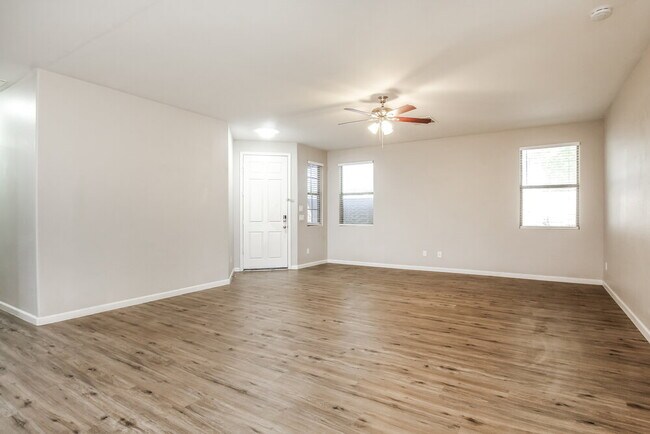Foto del edificio - 11838 W Foothill Dr