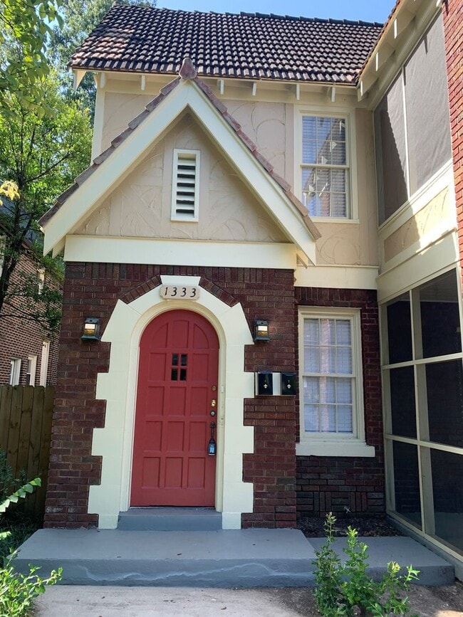 Foto del edificio - 1333 Harbert Ave