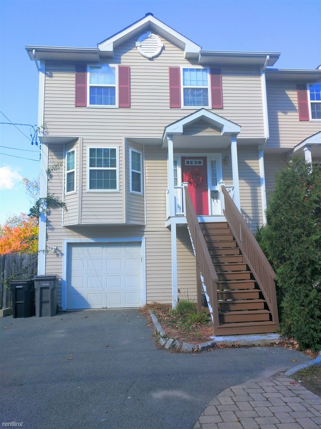 Primary Photo - 96 Leland St