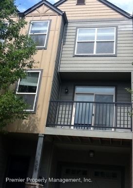 Primary Photo - 604 NE Grove St