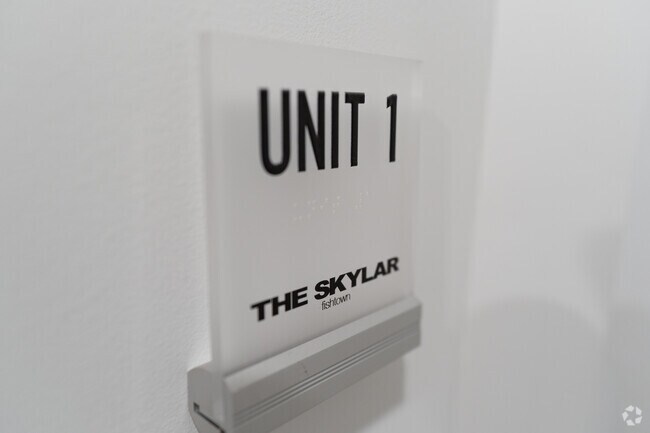1BR, 1BA - 700SF - The Skylar (1601)