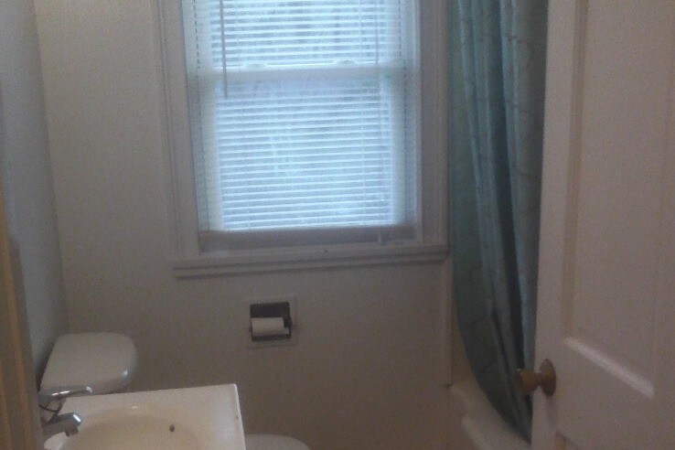 Primary Photo - 198 Thames St
