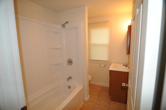 Bathroom - 439 Northampton St